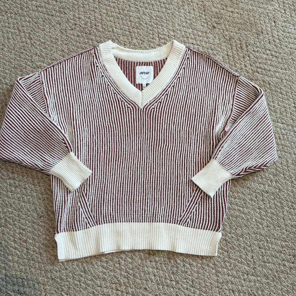 Aerie Striped V Neck Beyond Chenille Burgundy Cream Striped Ribbed Knit‎ Medium